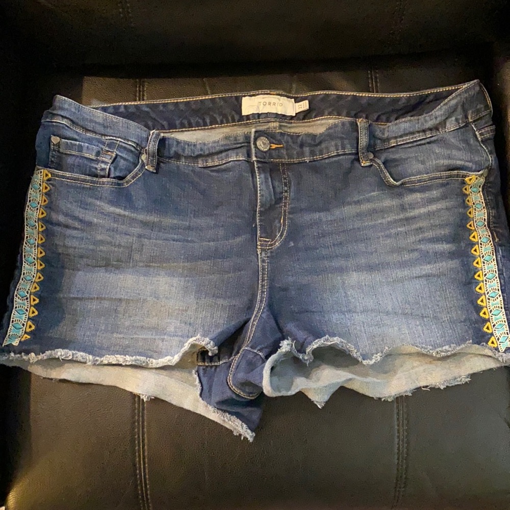 Torrid size 22 short jean shorts